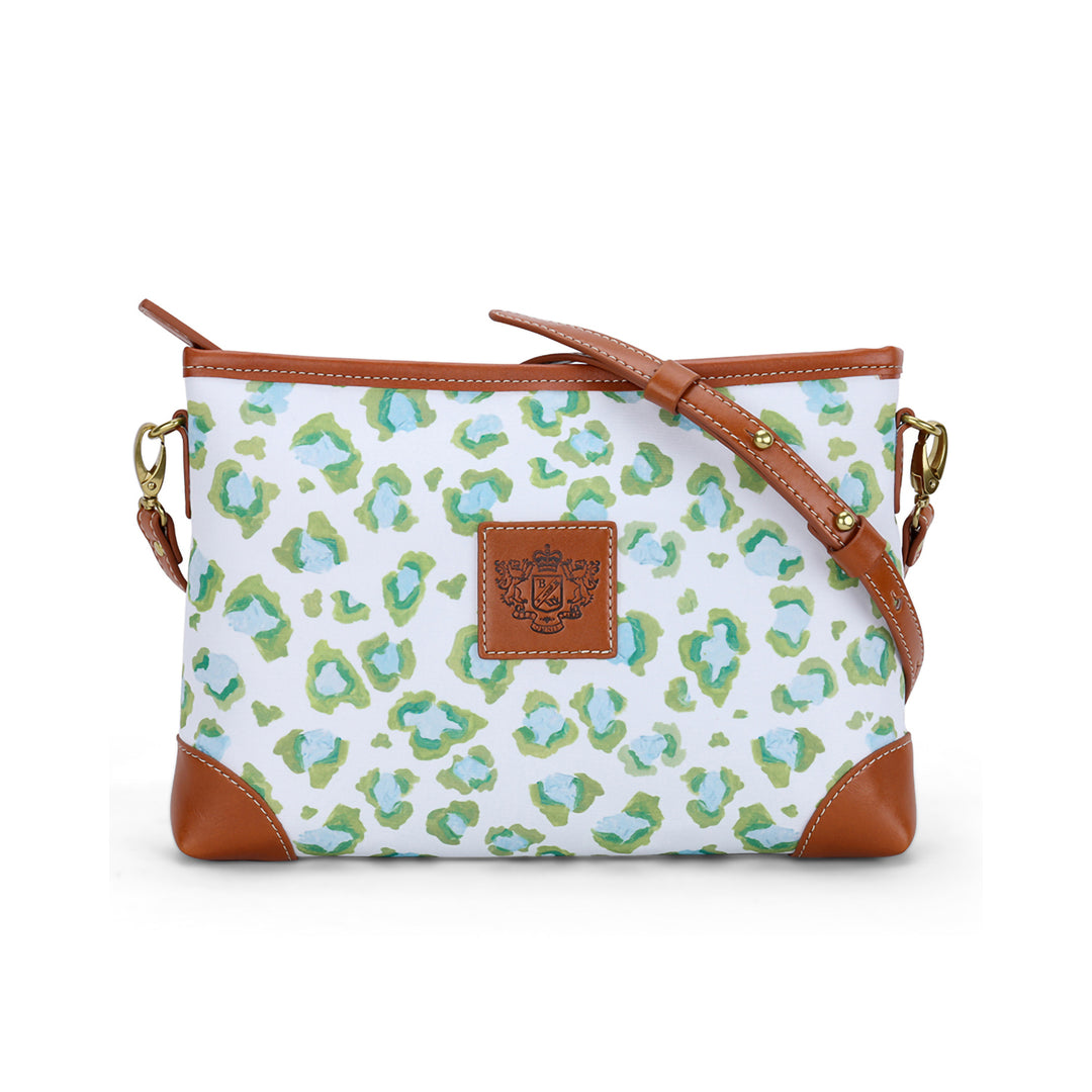 <img src="https://cdn.shopify.com/s/files/1/0252/0927/4404/files/barrington200px.png?v=1580938764" alt="Brand logo" align="middle" style="border:0;"><p>Trinity Crossbody Bag</p>