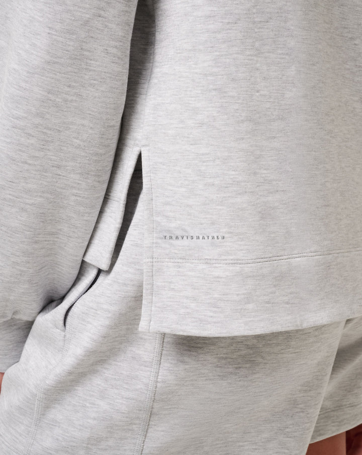 <img src="https://cdn.shopify.com/s/files/1/0252/0927/4404/files/TM-Combo-Logo-Block-Black-650.png?v=1580931784" alt=" TravisMathew Brand logo" align="middle" style="border:0;"><p><p>Skyloft Soft Crew Pullover</p>