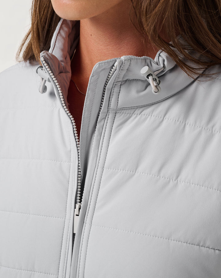 <img src="https://cdn.shopify.com/s/files/1/0252/0927/4404/files/TM-Combo-Logo-Block-Black-650.png?v=1580931784" alt=" TravisMathew Brand logo" align="middle" style="border:0;"><p><p>Skyloft Soft Espresso Martini</p>