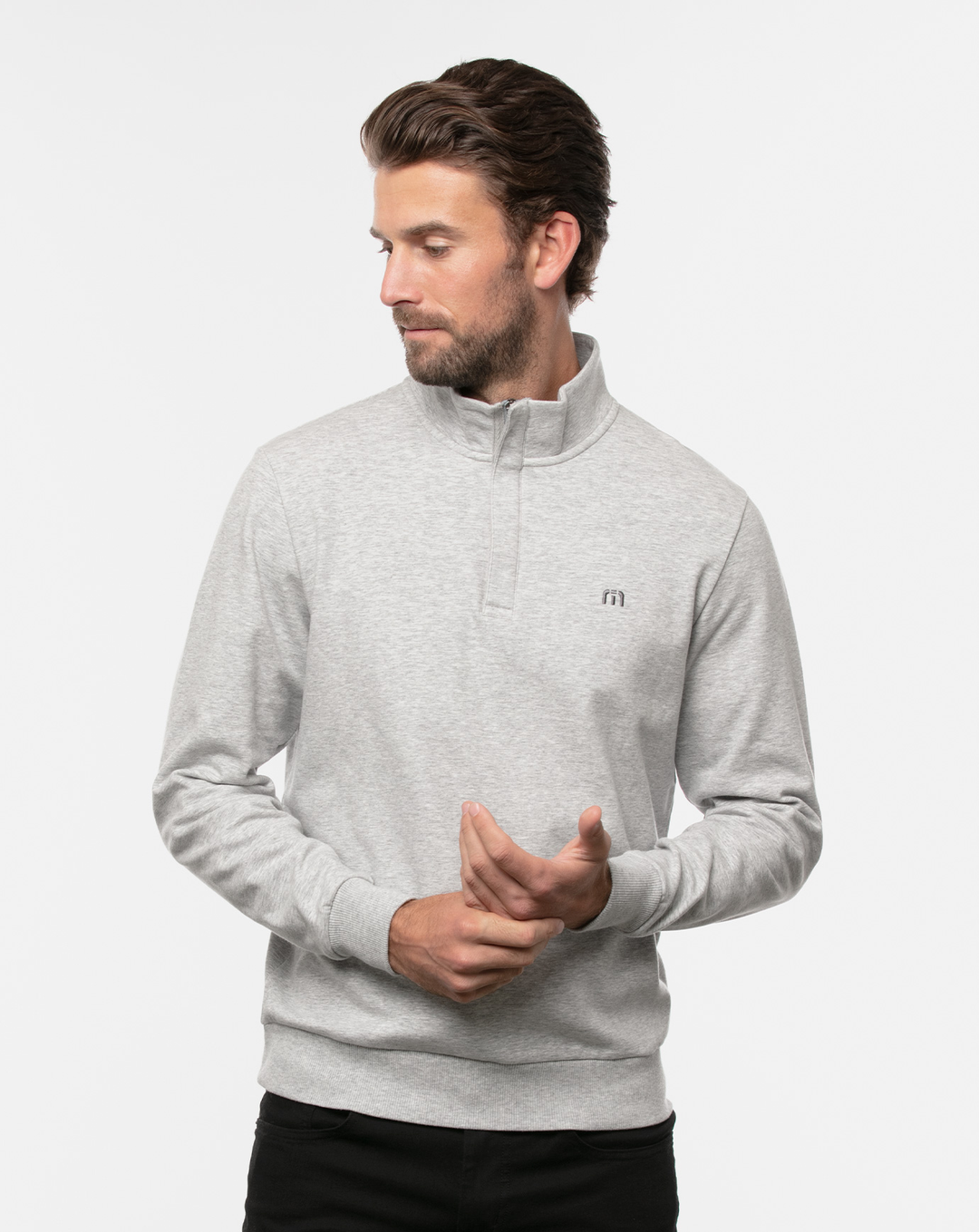 <img src="https://cdn.shopify.com/s/files/1/0252/0927/4404/files/TM-Combo-Logo-Block-Black-650.png?v=1580931784" alt=" TravisMathew Brand logo" align="middle" style="border:0;"><p><p>Cloud Quarter Zip 2.0</p>