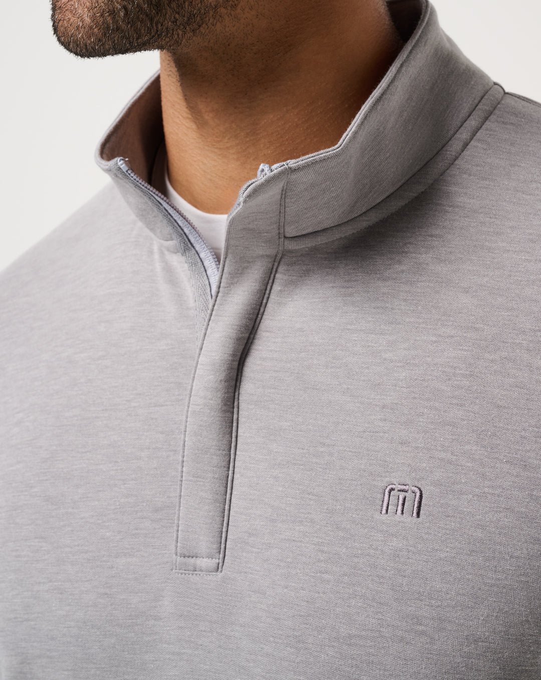 <img src="https://cdn.shopify.com/s/files/1/0252/0927/4404/files/TM-Combo-Logo-Block-Black-650.png?v=1580931784" alt=" TravisMathew Brand logo" align="middle" style="border:0;"><p><p>Cloud Quarter Zip 2.0</p>