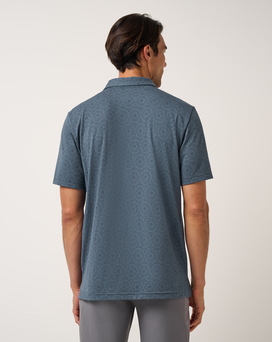 <img src="https://cdn.shopify.com/s/files/1/0252/0927/4404/files/TM-Combo-Logo-Block-Black-650.png?v=1580931784" alt=" TravisMathew Brand logo" align="middle" style="border:0;"><p><p>Free Passage</p>