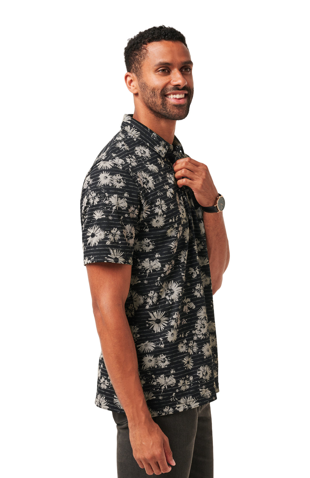 <img src="https://cdn.shopify.com/s/files/1/0252/0927/4404/files/TM-Combo-Logo-Block-Black-650.png?v=1580931784" alt=" TravisMathew Brand logo" align="middle" style="border:0;"><p><p>Shaded Grove</p>