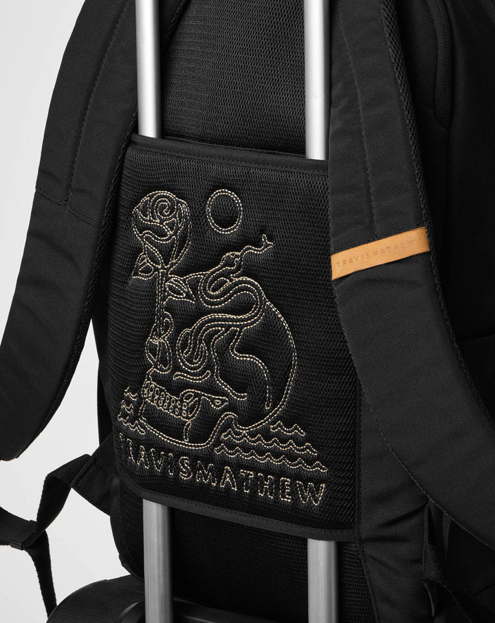 <img src="https://cdn.shopify.com/s/files/1/0252/0927/4404/files/TM-Combo-Logo-Block-Black-650.png?v=1580931784" alt=" TravisMathew Brand logo" align="middle" style="border:0;"><p><p>Coastal Backpack</p>