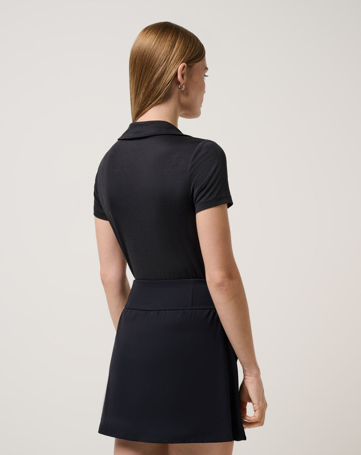 <img src="https://cdn.shopify.com/s/files/1/0252/0927/4404/files/TM-Combo-Logo-Block-Black-650.png?v=1580931784" alt=" TravisMathew Brand logo" align="middle" style="border:0;"><p><p>Skyloft Light SS Polo</p>