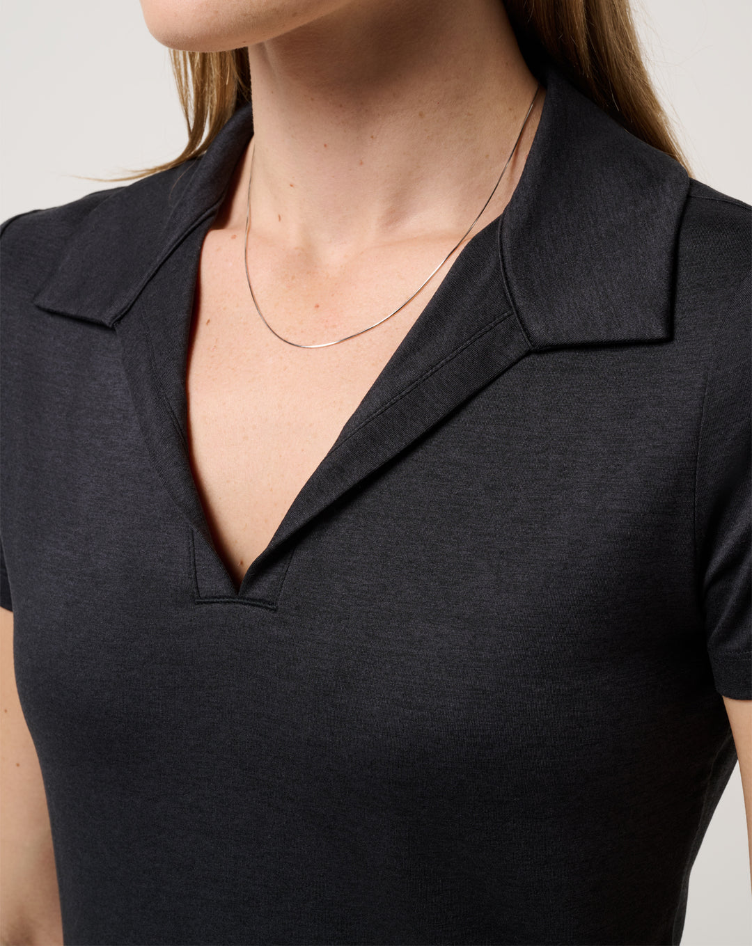 <img src="https://cdn.shopify.com/s/files/1/0252/0927/4404/files/TM-Combo-Logo-Block-Black-650.png?v=1580931784" alt=" TravisMathew Brand logo" align="middle" style="border:0;"><p><p>Skyloft Light SS Polo</p>