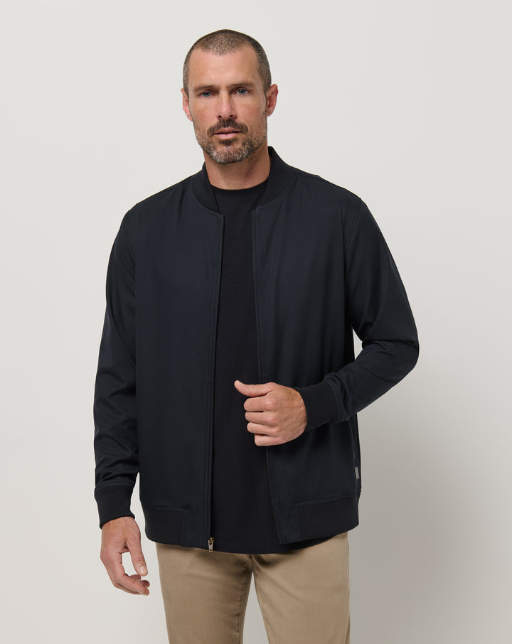 <img src="https://cdn.shopify.com/s/files/1/0252/0927/4404/files/TM-Combo-Logo-Block-Black-650.png?v=1580931784" alt=" TravisMathew Brand logo" align="middle" style="border:0;"><p><p>Highway Men</p>