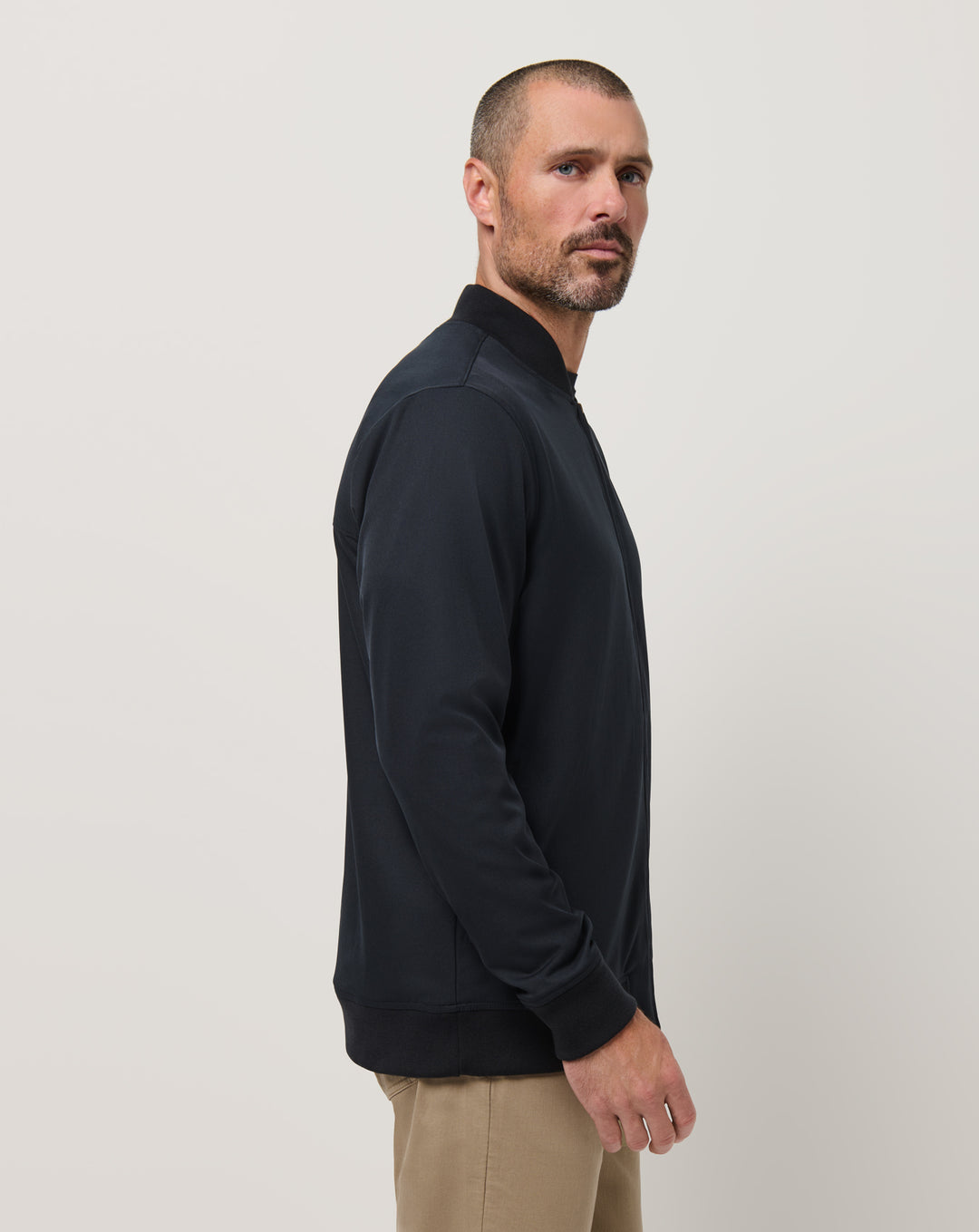 <img src="https://cdn.shopify.com/s/files/1/0252/0927/4404/files/TM-Combo-Logo-Block-Black-650.png?v=1580931784" alt=" TravisMathew Brand logo" align="middle" style="border:0;"><p><p>Highway Men</p>