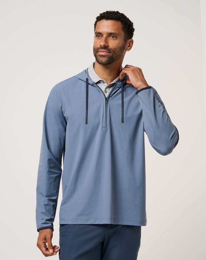 <img src="https://cdn.shopify.com/s/files/1/0252/0927/4404/files/TM-Combo-Logo-Block-Black-650.png?v=1580931784" alt=" TravisMathew Brand logo" align="middle" style="border:0;"><p><p>Hero Hour Tech Hoodie</p>