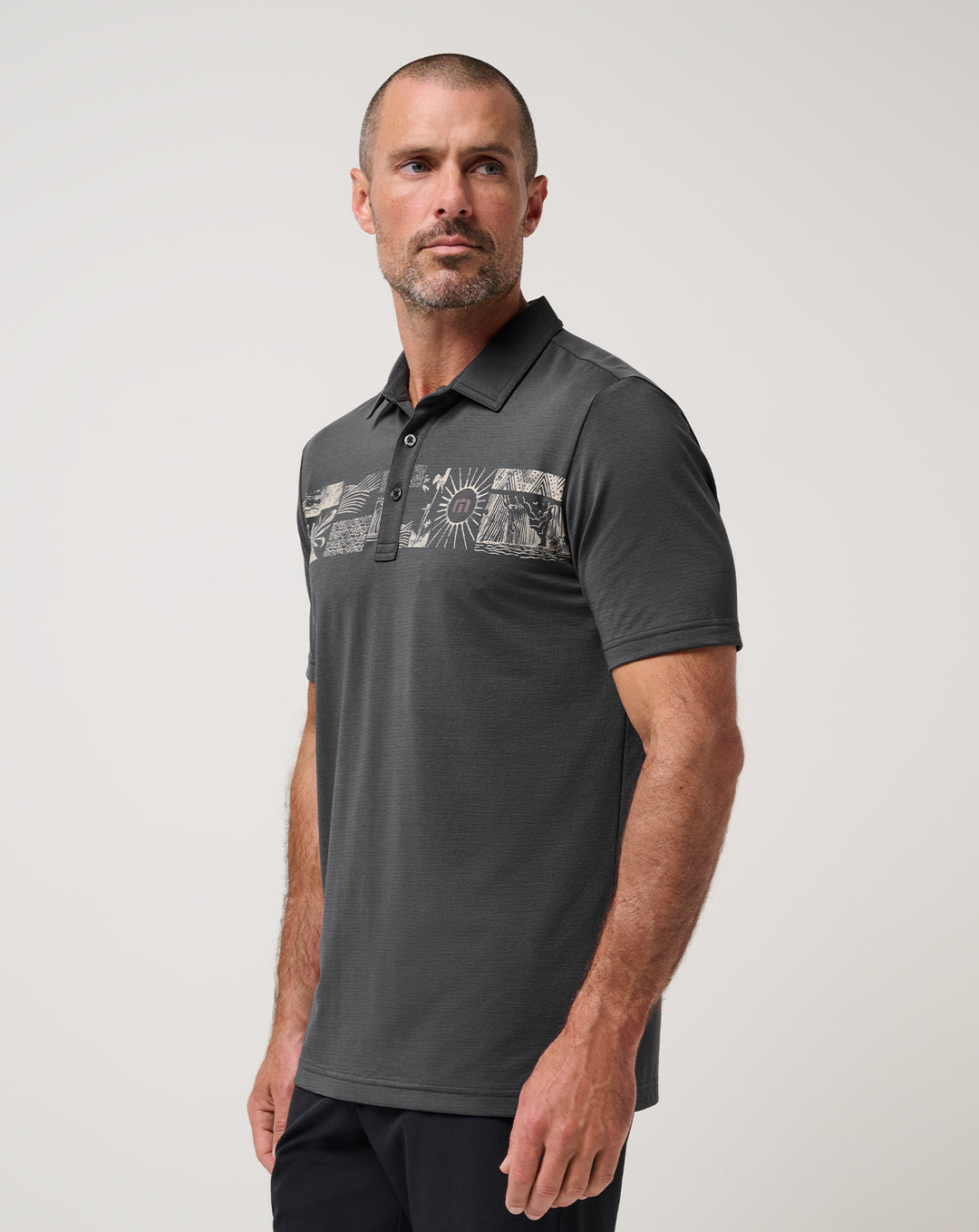 <img src="https://cdn.shopify.com/s/files/1/0252/0927/4404/files/TM-Combo-Logo-Block-Black-650.png?v=1580931784" alt=" TravisMathew Brand logo" align="middle" style="border:0;"><p><p>Performance Jersey Marina</p>