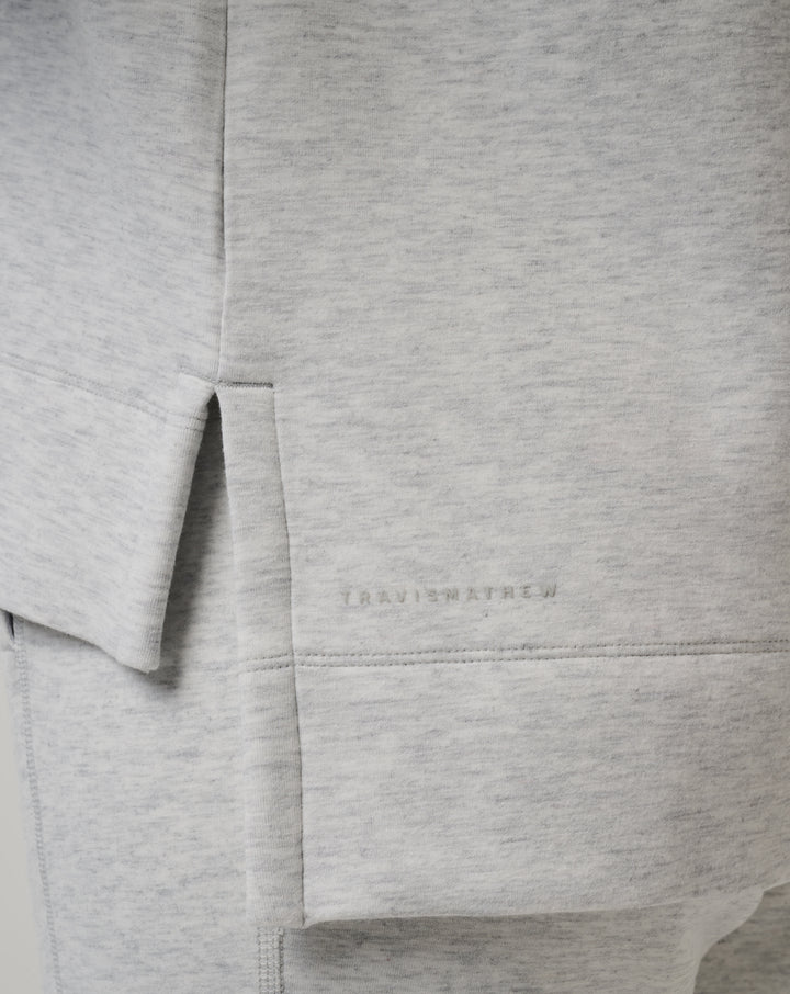 <img src="https://cdn.shopify.com/s/files/1/0252/0927/4404/files/TM-Combo-Logo-Block-Black-650.png?v=1580931784" alt=" TravisMathew Brand logo" align="middle" style="border:0;"><p><p>Skyloft Soft Crew</p>