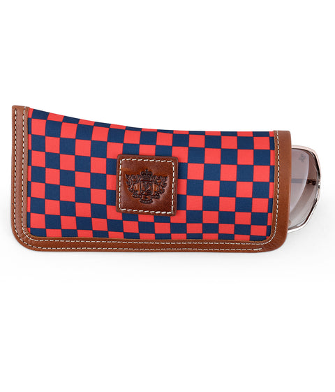 <img src="https://cdn.shopify.com/s/files/1/0252/0927/4404/files/barrington200px.png?v=1580938764" alt="Brand logo" align="middle" style="border:0;"><p>Eyeglass Case</p>